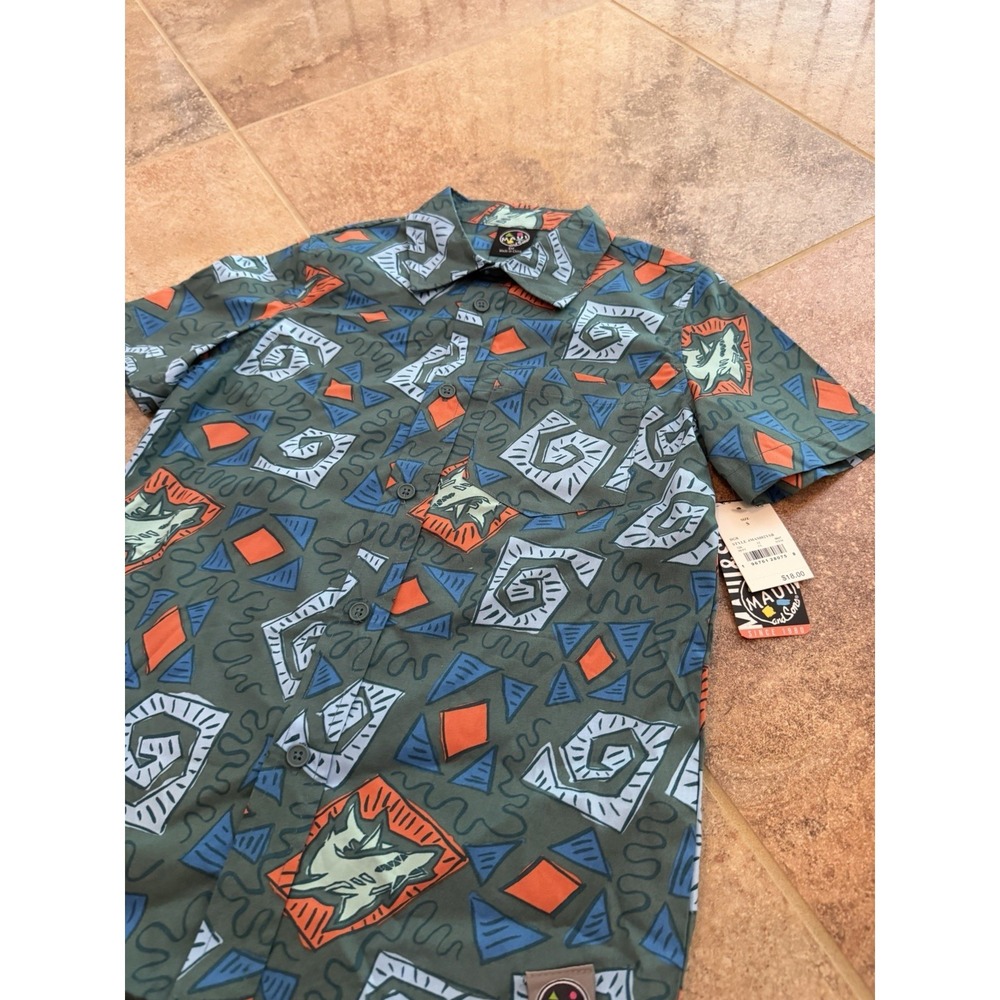 Boys' Maui & Sons Short Sleeve Button-Up Geometric Shark Print Size Small NWT - Picture 3 of 7